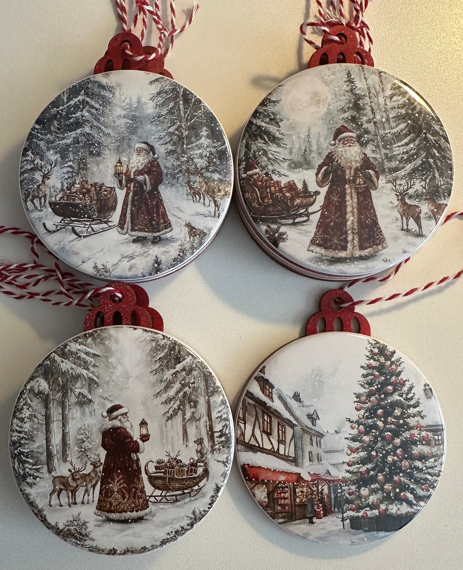 Santa Claus Holiday Ornament Set magnetsbykathi